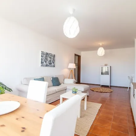 Ribeiro * Πόντα Ντελγκάντα