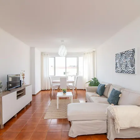 Ribeiro * Πόντα Ντελγκάντα